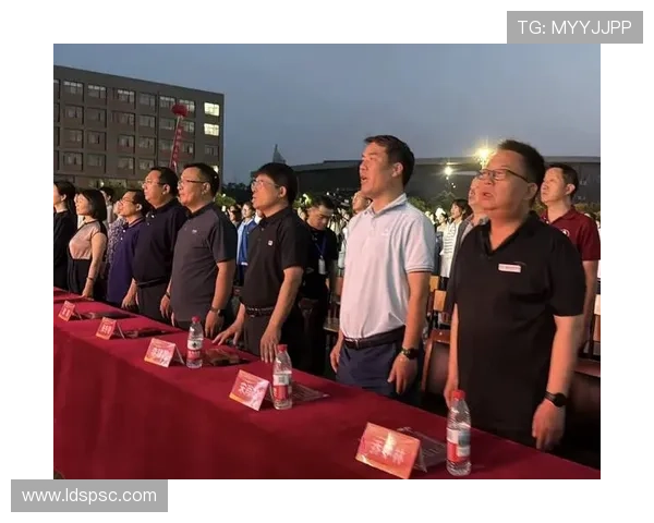 《毕业歌》：回望青春洪流中的家国情怀与时代浪潮